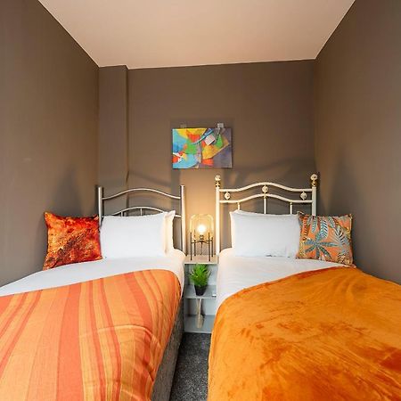 Art-Filled Bohemian 1 Bedroom Apt 2 Beds Colourful Praise Inn Apartment Kingston upon Hull Kültér fotó